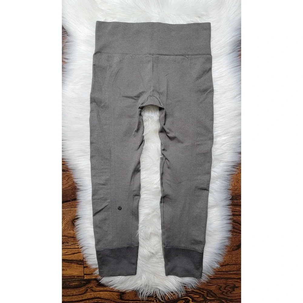 Lululemon Ebb To Street Seamless Leggings Size 8/ 10 Gray